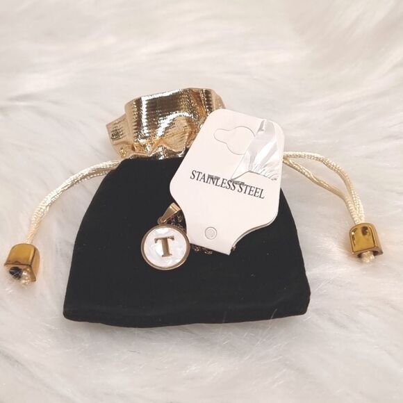 SHELL INITIAL PENDANT NECKLACE stainless steel gold plated Q R S or T - Picture 8 of 13